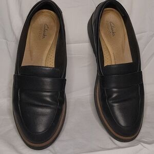 Clarks Women's Black Leather Loafers